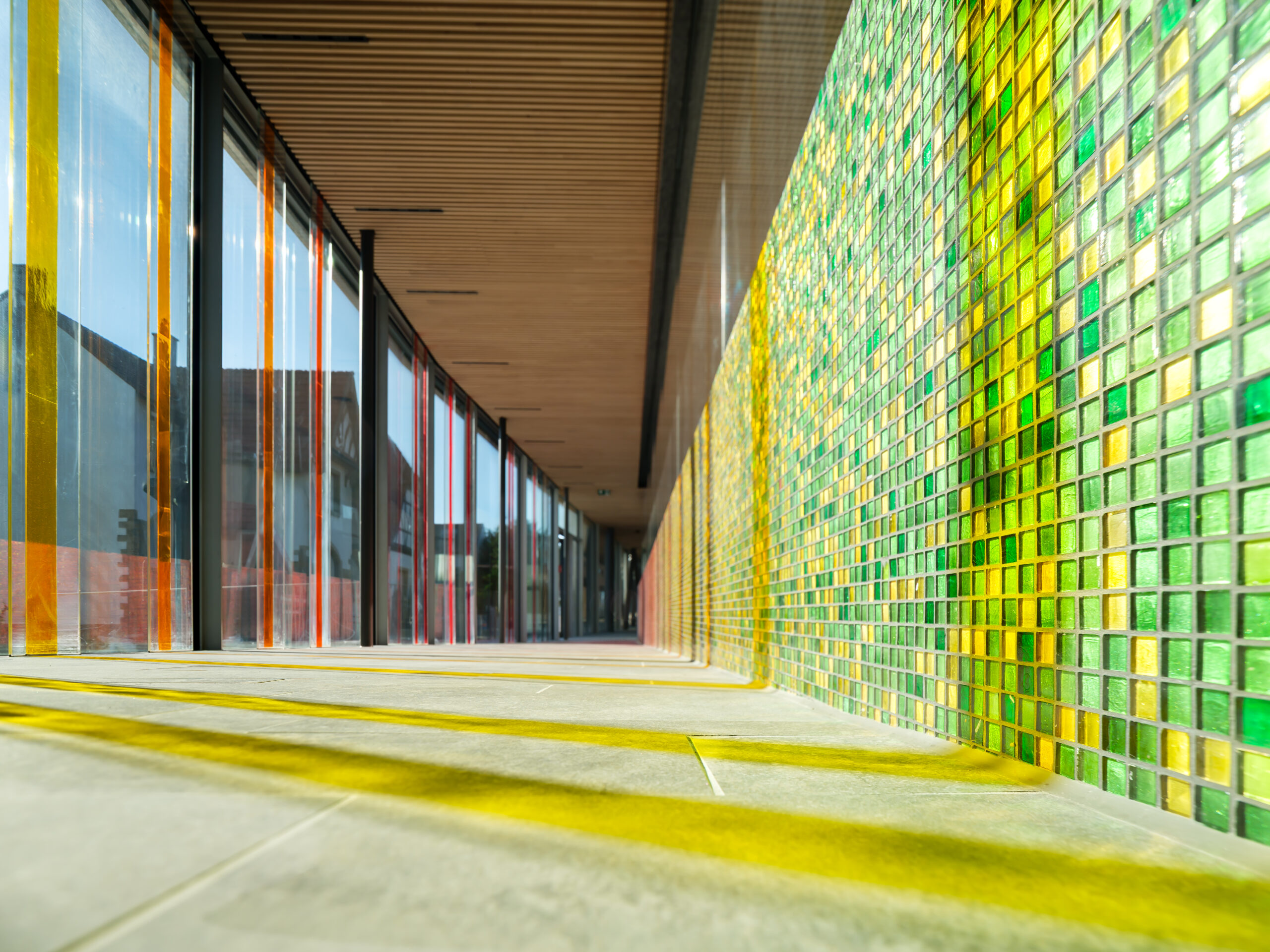 Mosaik in Gelb- und Grüntönen