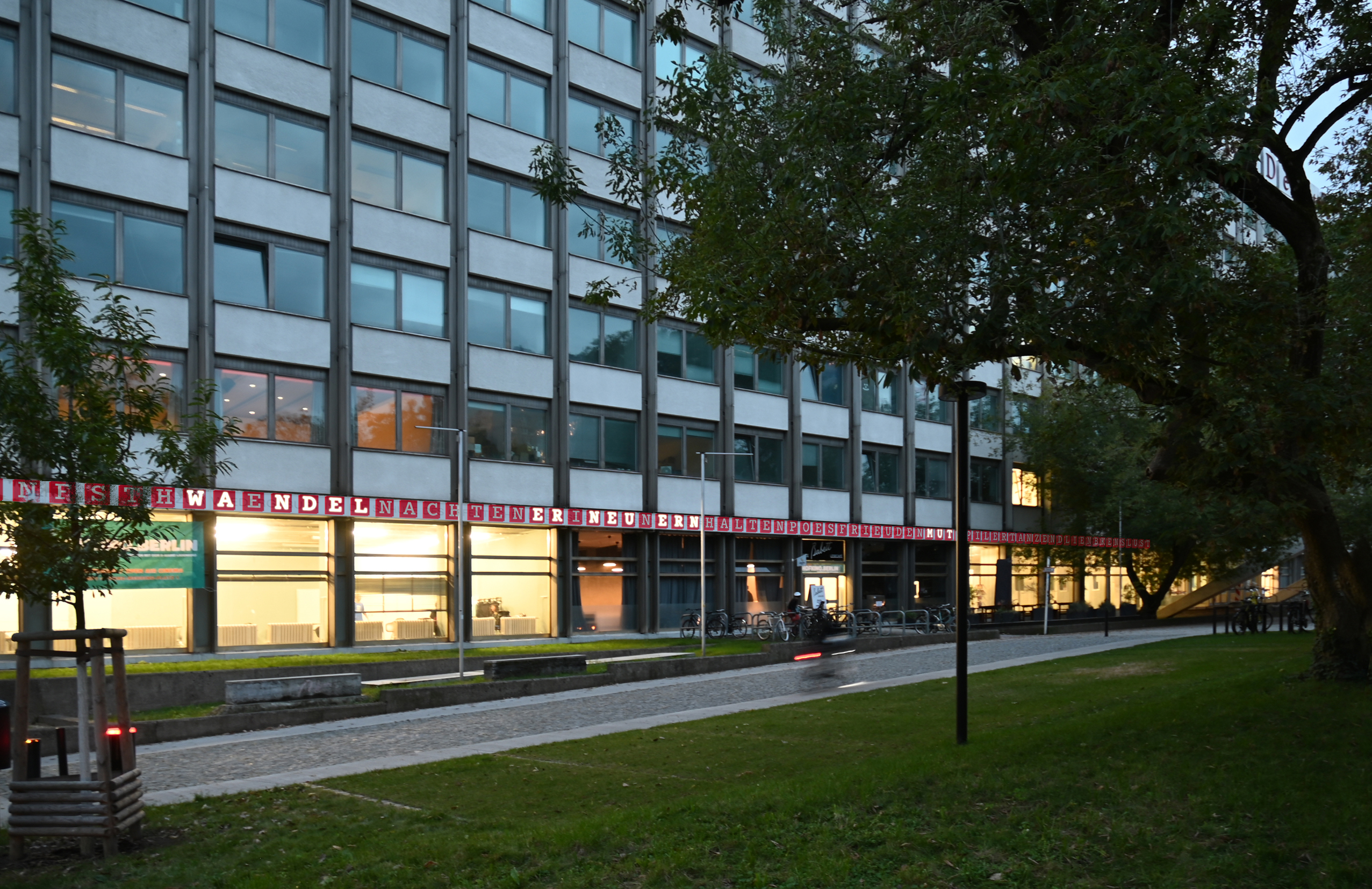 Neues Land 24